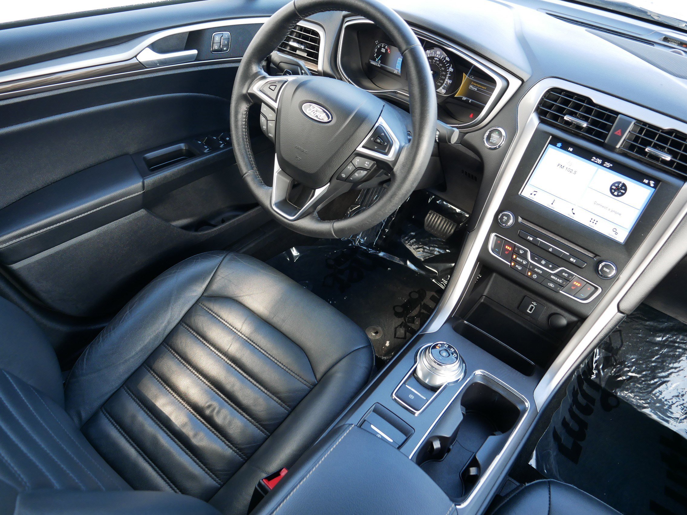 Used 2018 Ford Fusion SE w/ Fusion SE Technology Package image 9