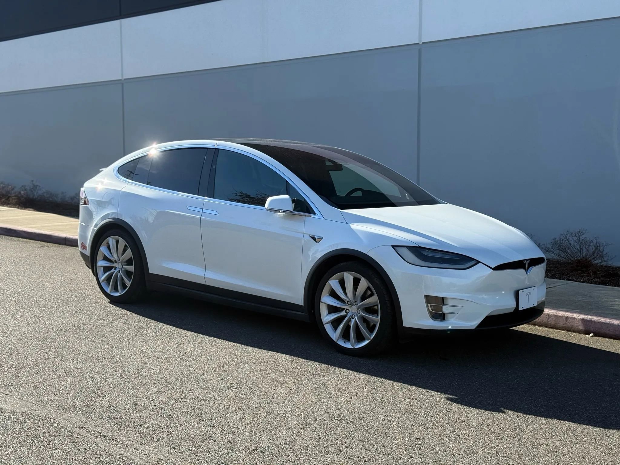 Used 2017 Tesla Model X 75D image 14