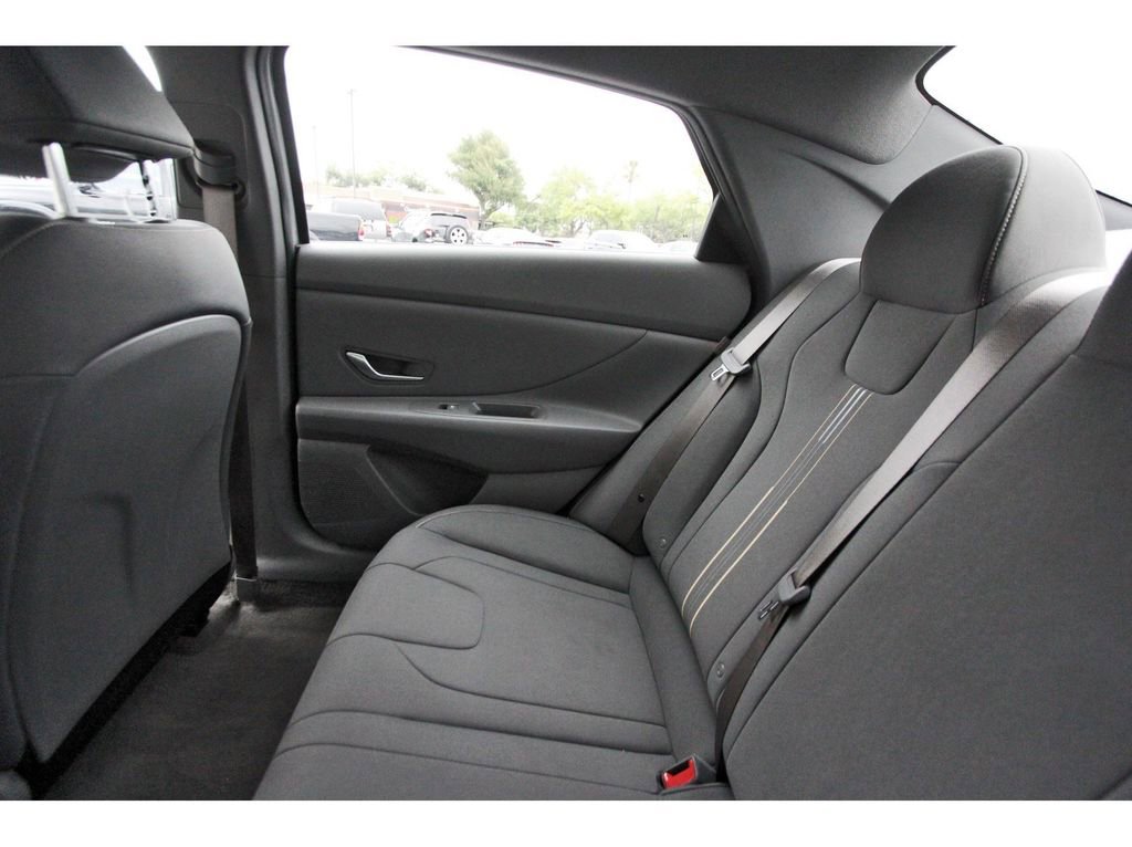 Certified 2025 Hyundai Elantra Sport image 12