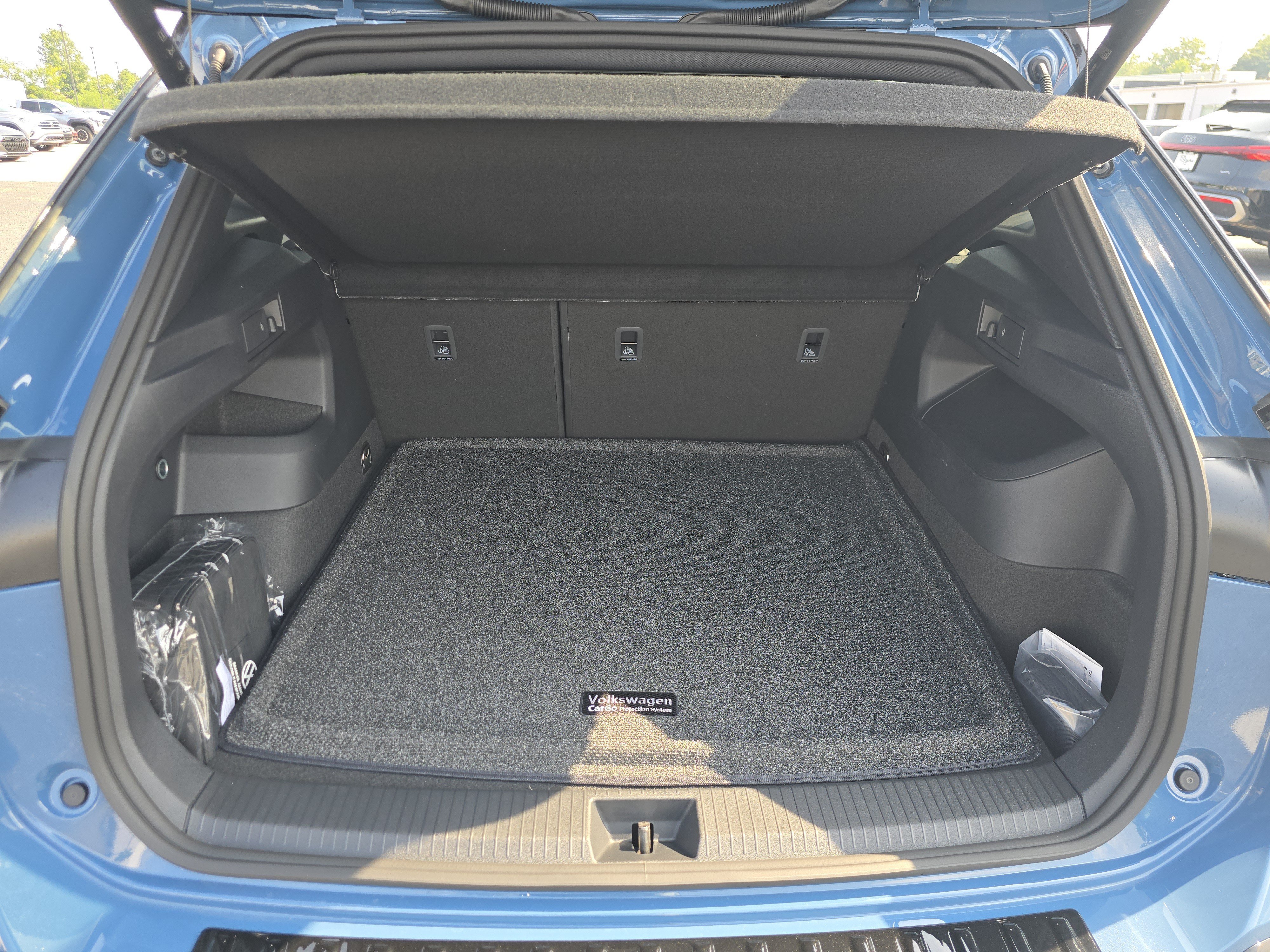 New 2026 Volkswagen Tiguan SE R-Line AWD/4WD image 16