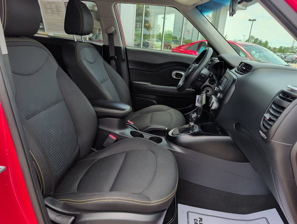 Used 2016 Kia Soul + FWD image 21