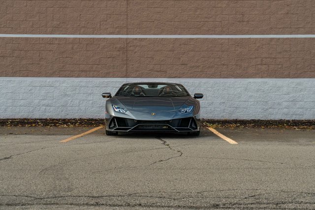 Used 2024 Lamborghini Huracan EVO image 32