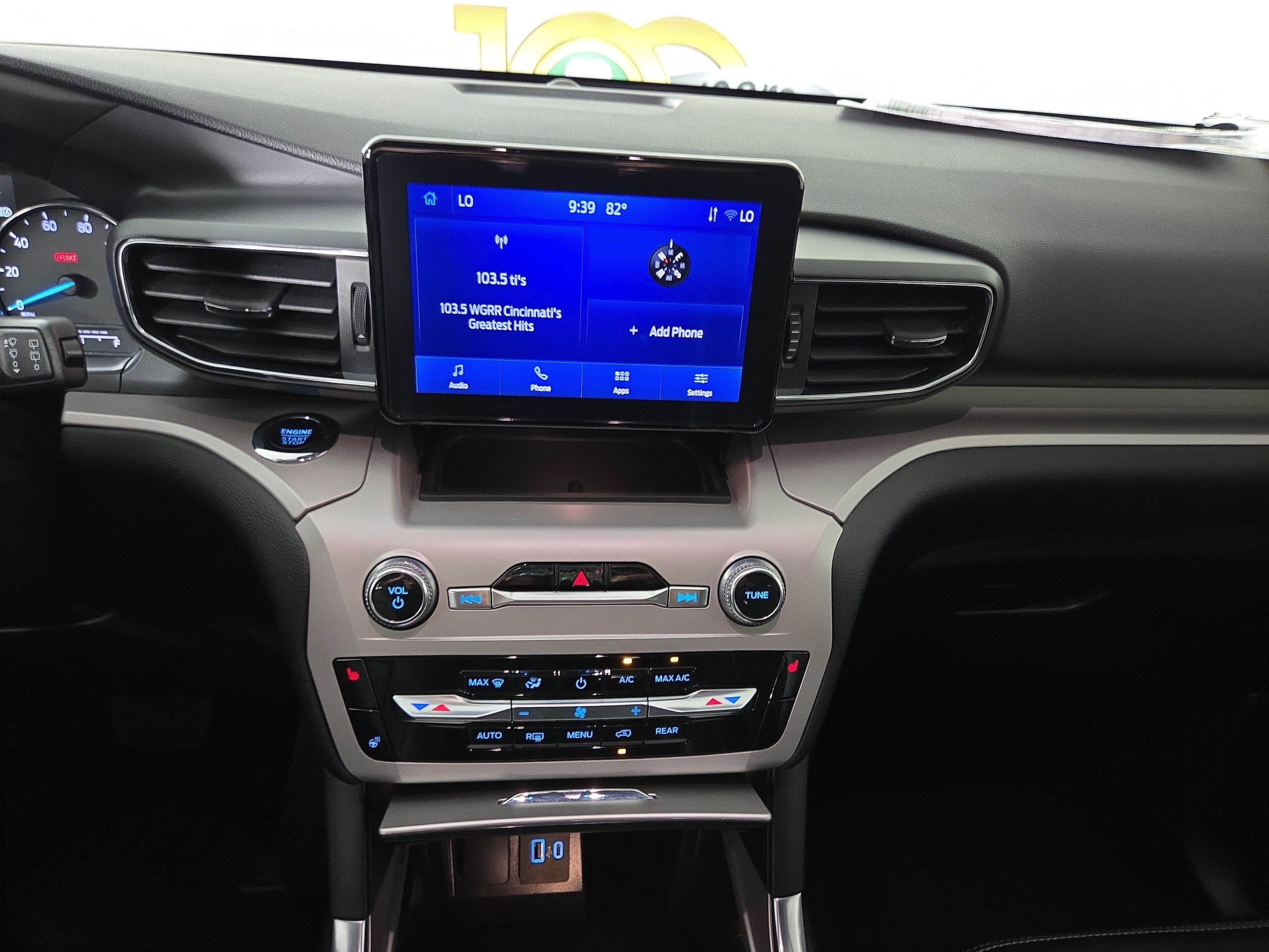 Used 2024 Ford Explorer XLT w/ Equipment Group 202A AWD/4WD image 22