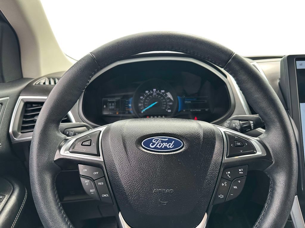 Certified 2024 Ford Edge Titanium AWD/4WD image 17