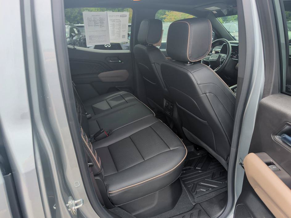 Used 2026 GMC Canyon Denali AWD/4WD image 13