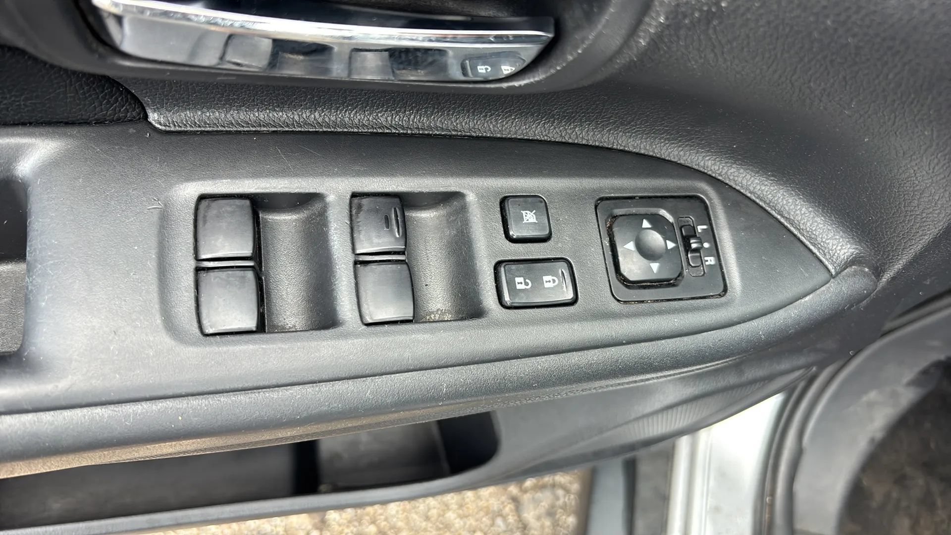Used 2014 Mitsubishi Outlander SE FWD image 15