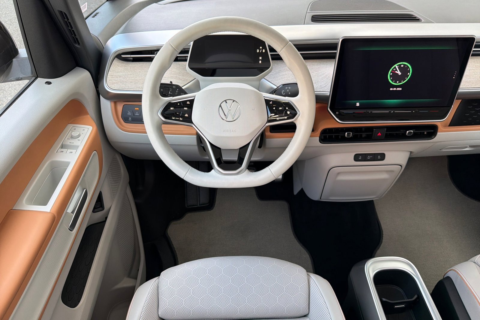 Used 2025 Volkswagen ID. Buzz 1st Edition RWD image 13