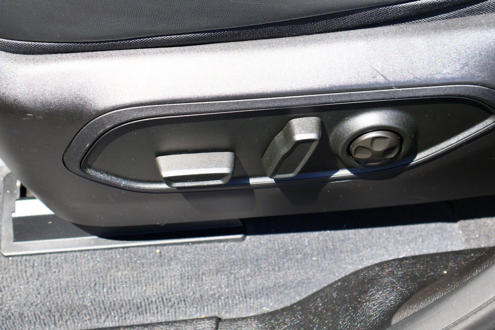 Used 2023 Jeep Grand Cherokee Limited image 23