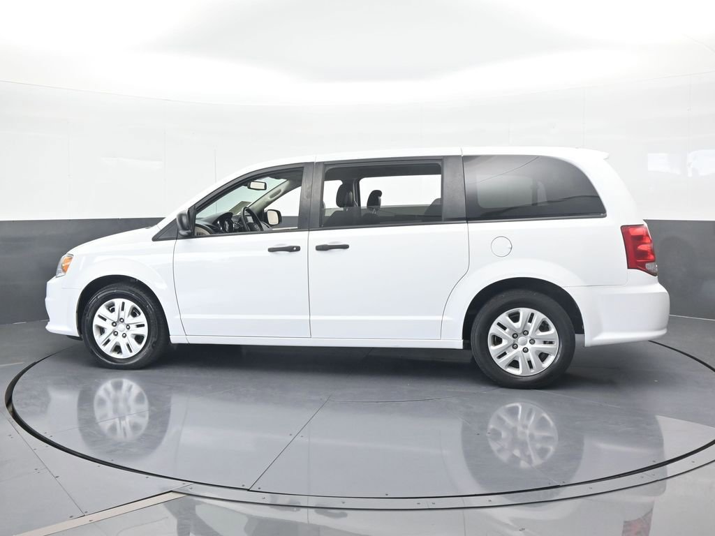 Used 2020 Dodge Grand Caravan SE image 3