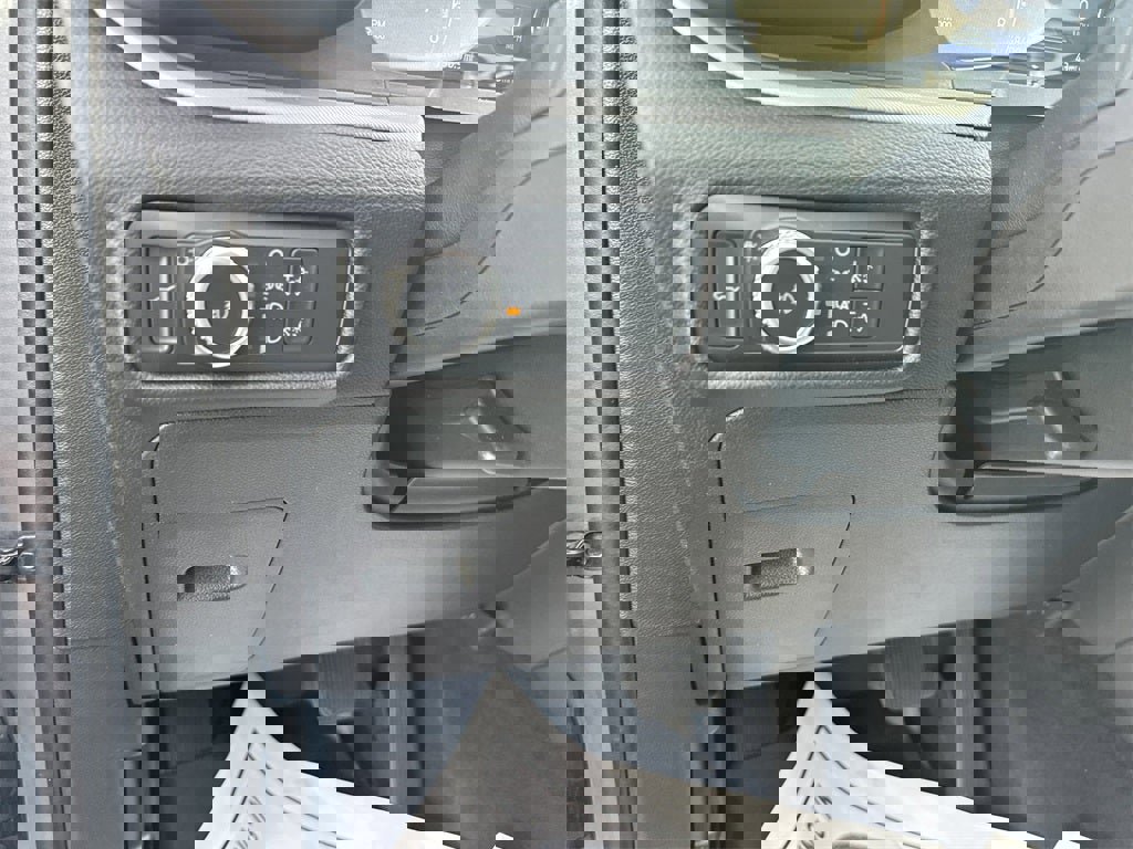 Used 2022 Ford Explorer XLT w/ Equipment Group 202A image 16