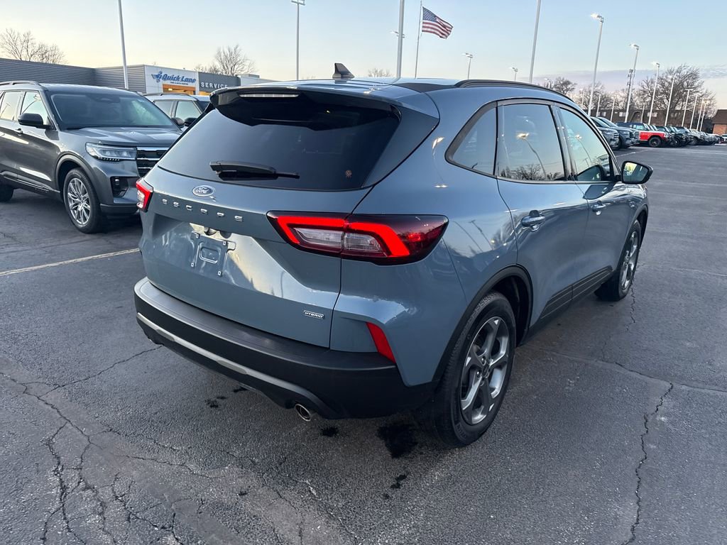 Used 2025 Ford Escape ST-Line w/ Equipment Group 301A image 7