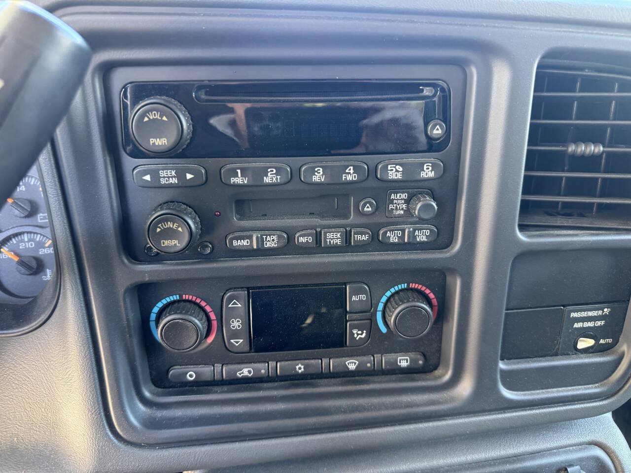 Used 2004 Chevrolet Silverado 1500 4x4 Extended Cab w/ Light Duty Power Package image 21