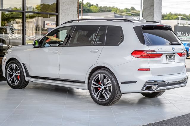 Used 2022 BMW X7 xDrive40i w/ M Sport Package AWD/4WD image 7