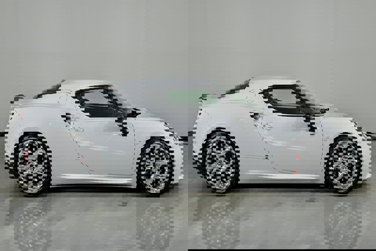 Used 2015 Alfa Romeo 4C Coupe w/ Leather Interior Group image 14