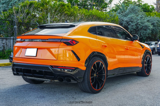 Used 2022 Lamborghini Urus image 8