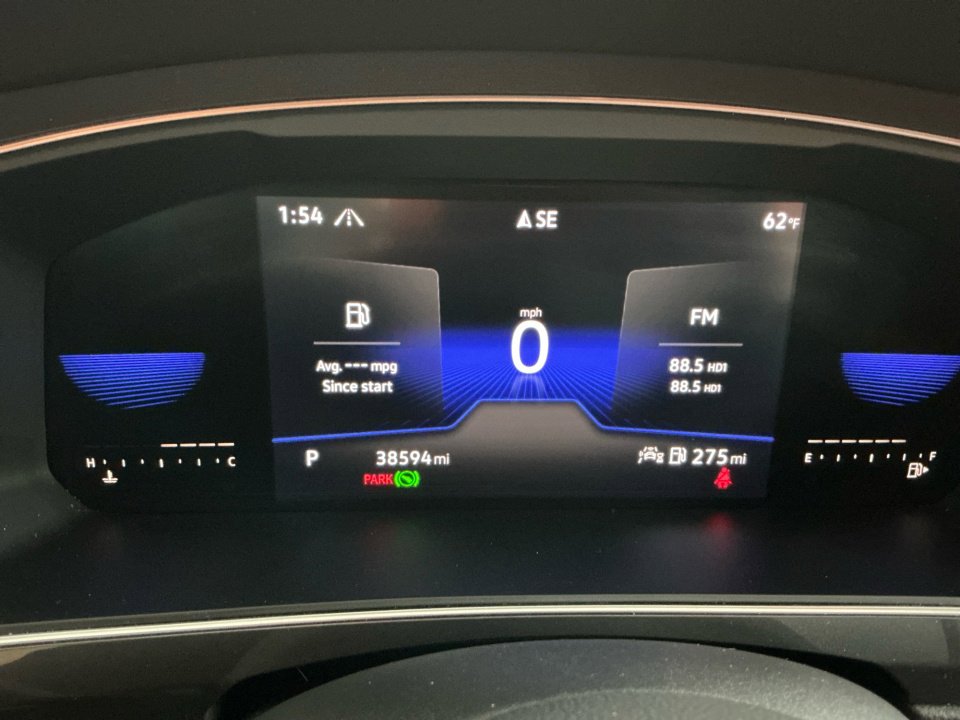 Used 2022 Volkswagen Tiguan SE image 14