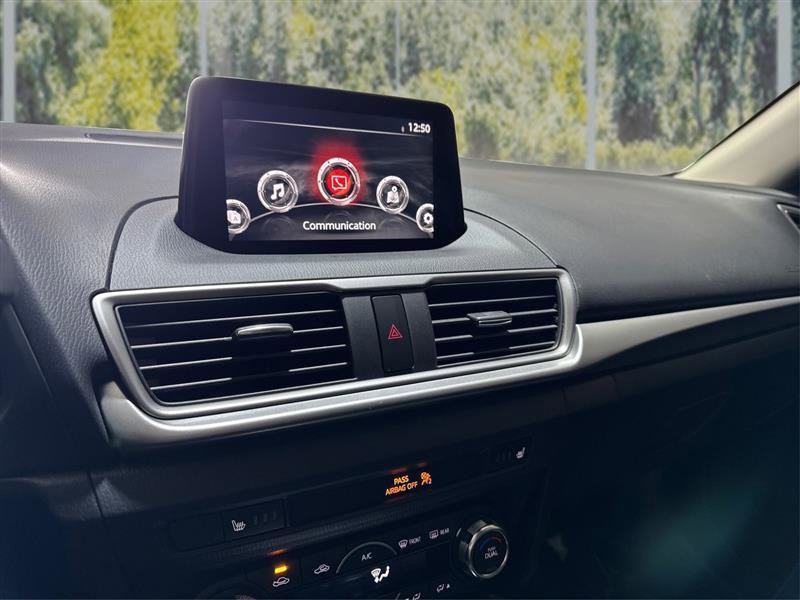 Used 2018 MAZDA MAZDA3 Touring FWD image 14
