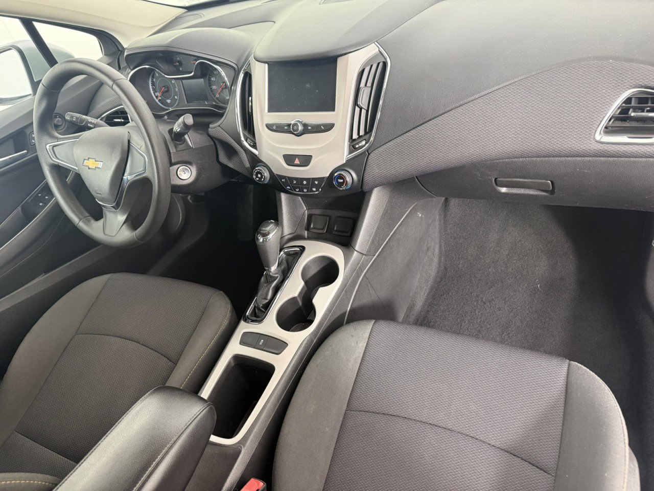 Used 2017 Chevrolet Cruze LS image 11