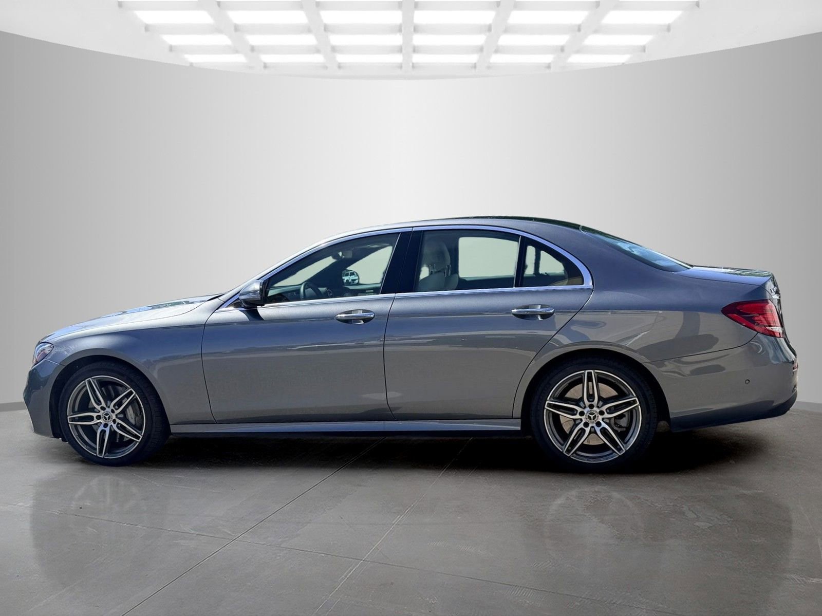 Used 2018 Mercedes-Benz E 400 4MATIC Sedan image 8