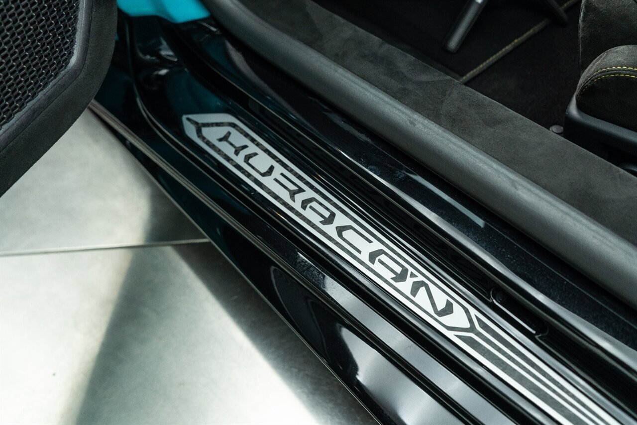 Used 2019 Lamborghini Huracan Performante AWD/4WD image 52