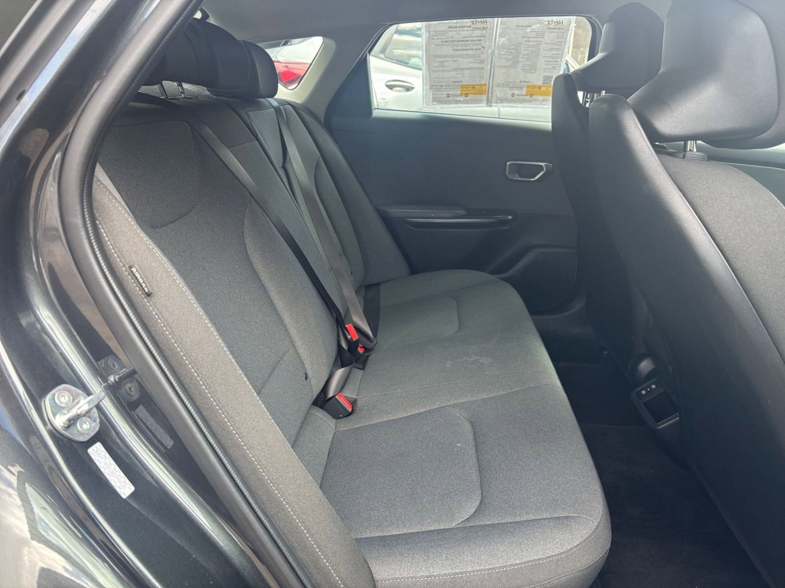 Used 2025 Kia K4 LXS image 39