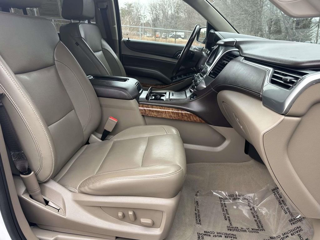 Used 2020 Chevrolet Suburban Premier w/ Premier 6.2L Value Package image 12