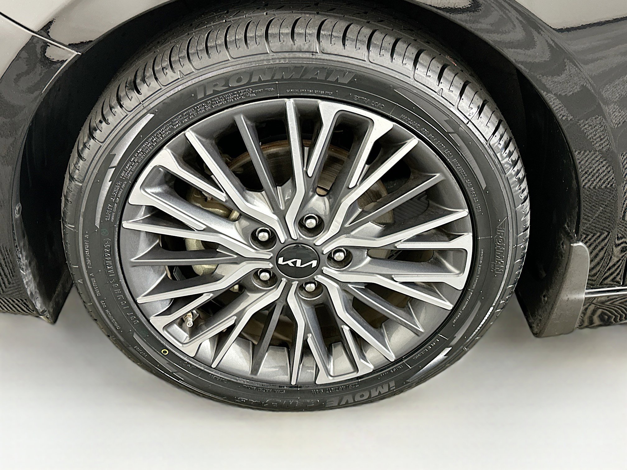 Used 2023 Kia Forte GT-Line w/ GT-Line Premium Package image 11