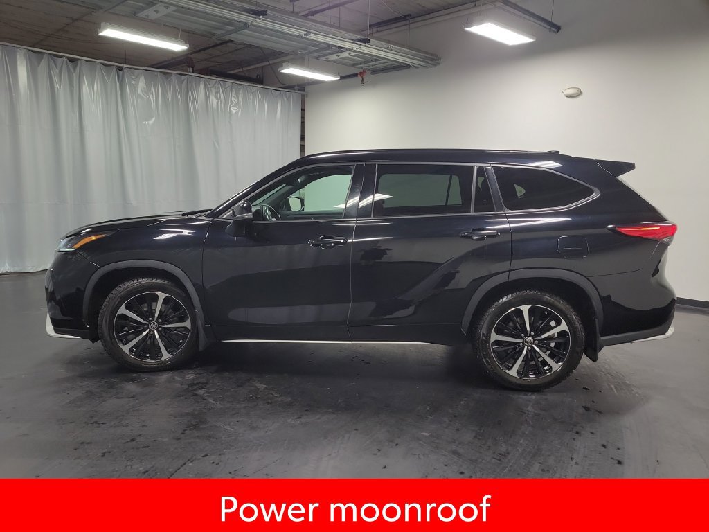 Used 2022 Toyota Highlander XSE AWD/4WD image 5