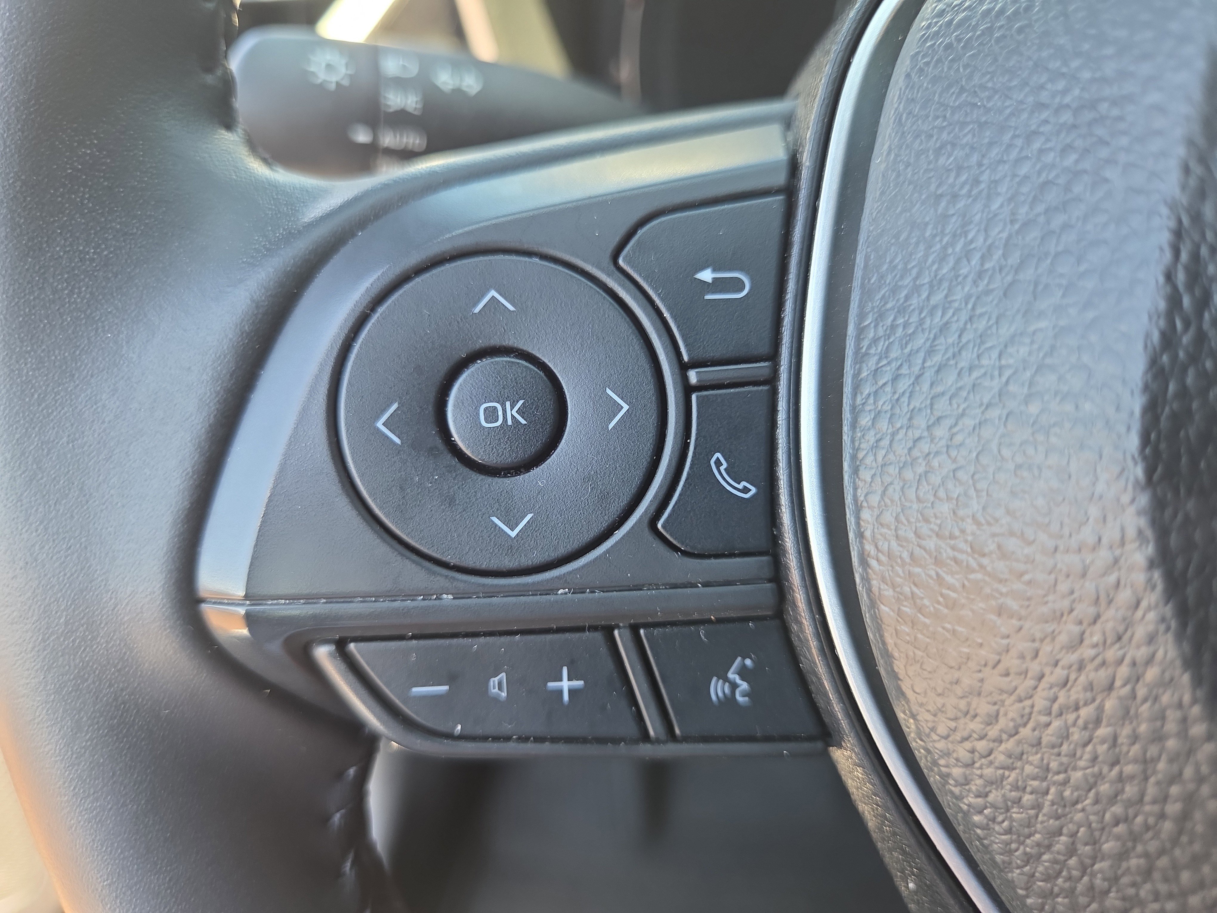 Certified 2025 Toyota Corolla XSE FWD image 20