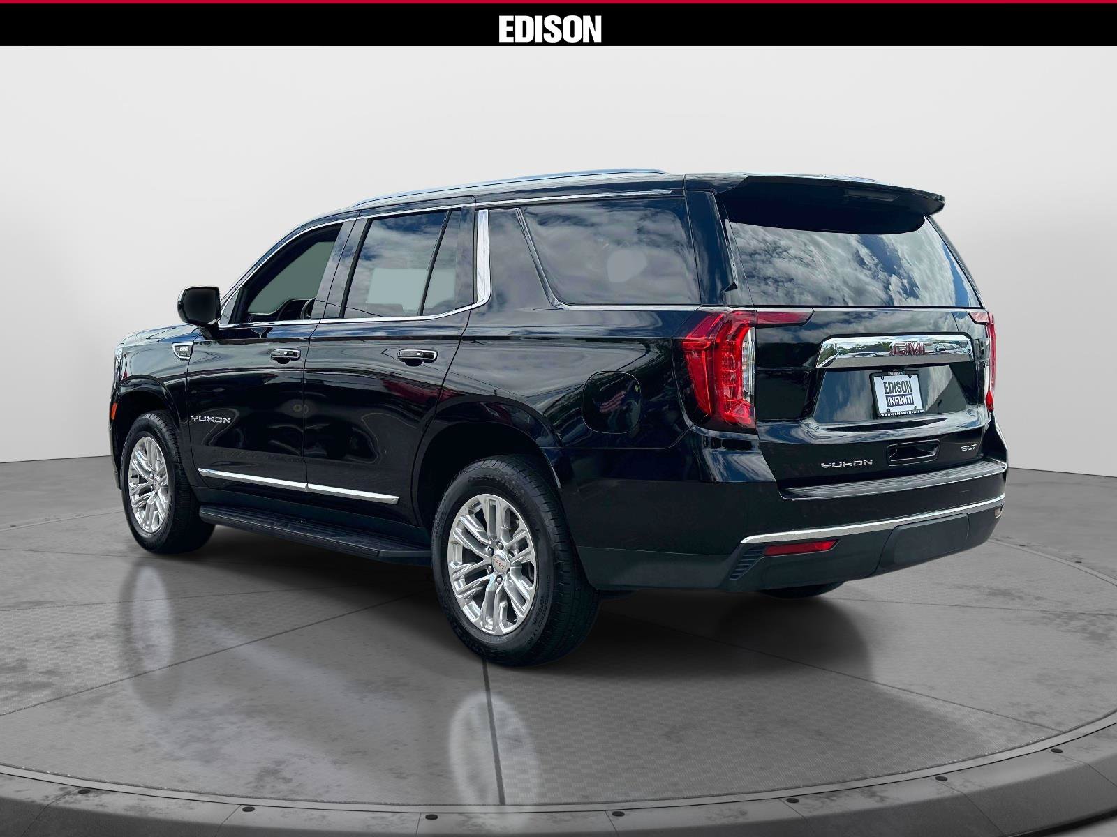 Used 2024 GMC Yukon SLT AWD/4WD image 5