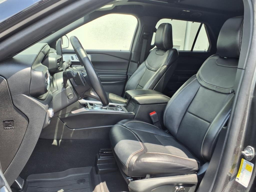 Used 2020 Ford Explorer ST w/ ST Street Pack image 14