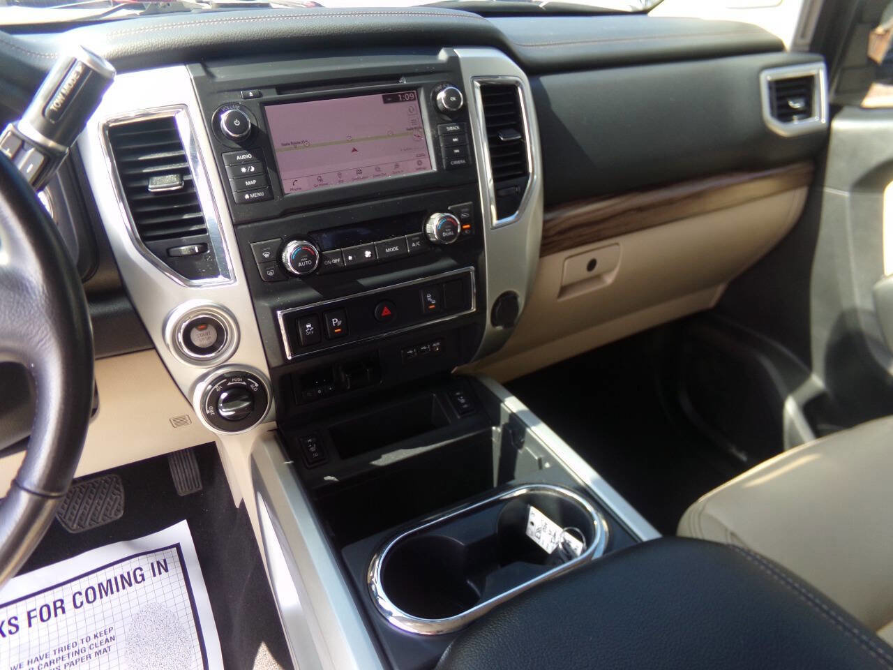 Used 2019 Nissan Titan SL image 33