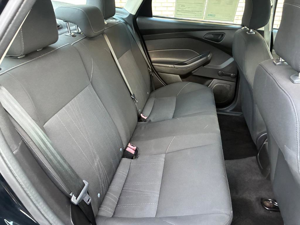 Used 2017 Ford Focus SE FWD image 22