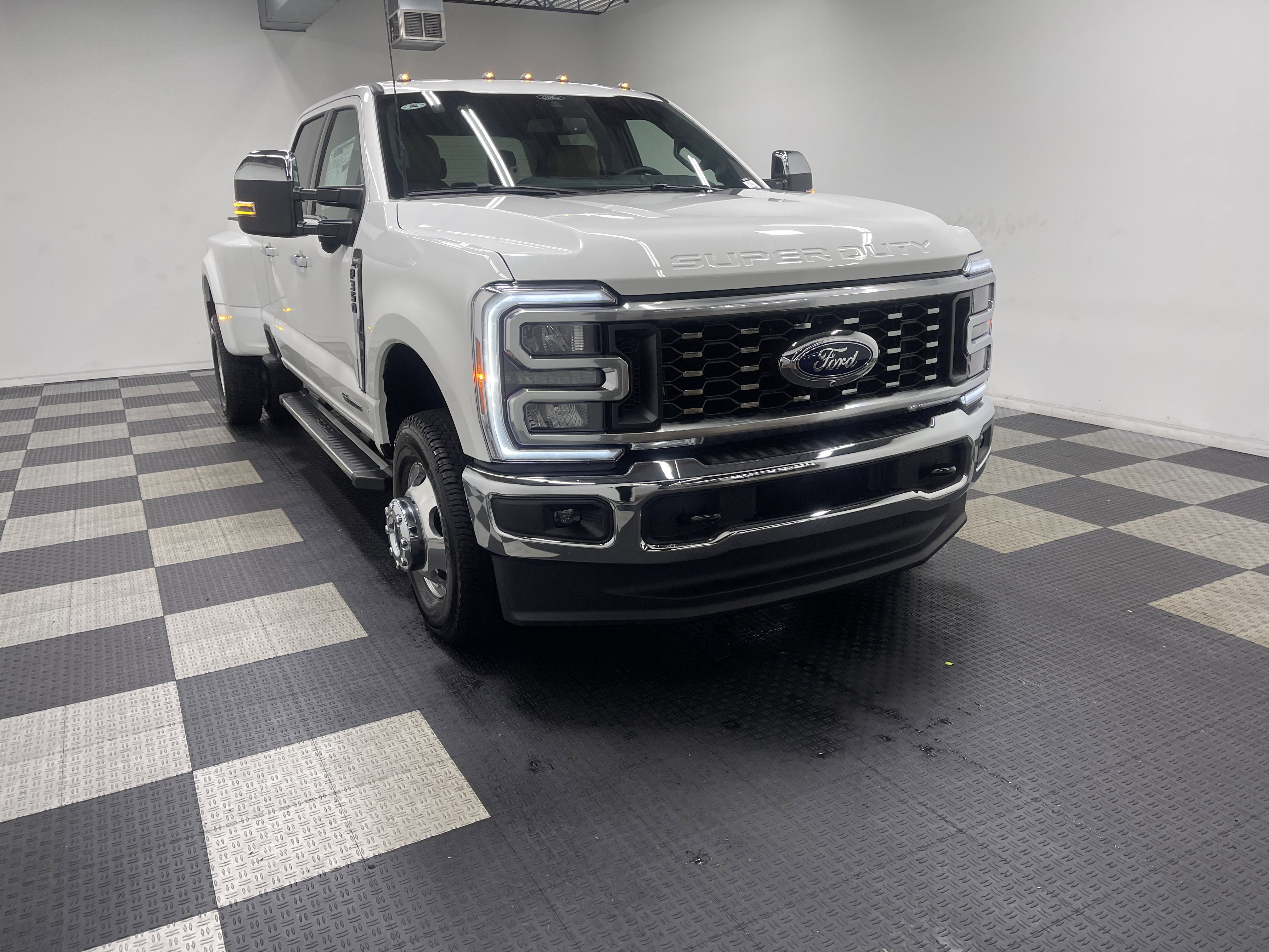 New 2026 Ford F350 Lariat w/ Chrome Package image 5