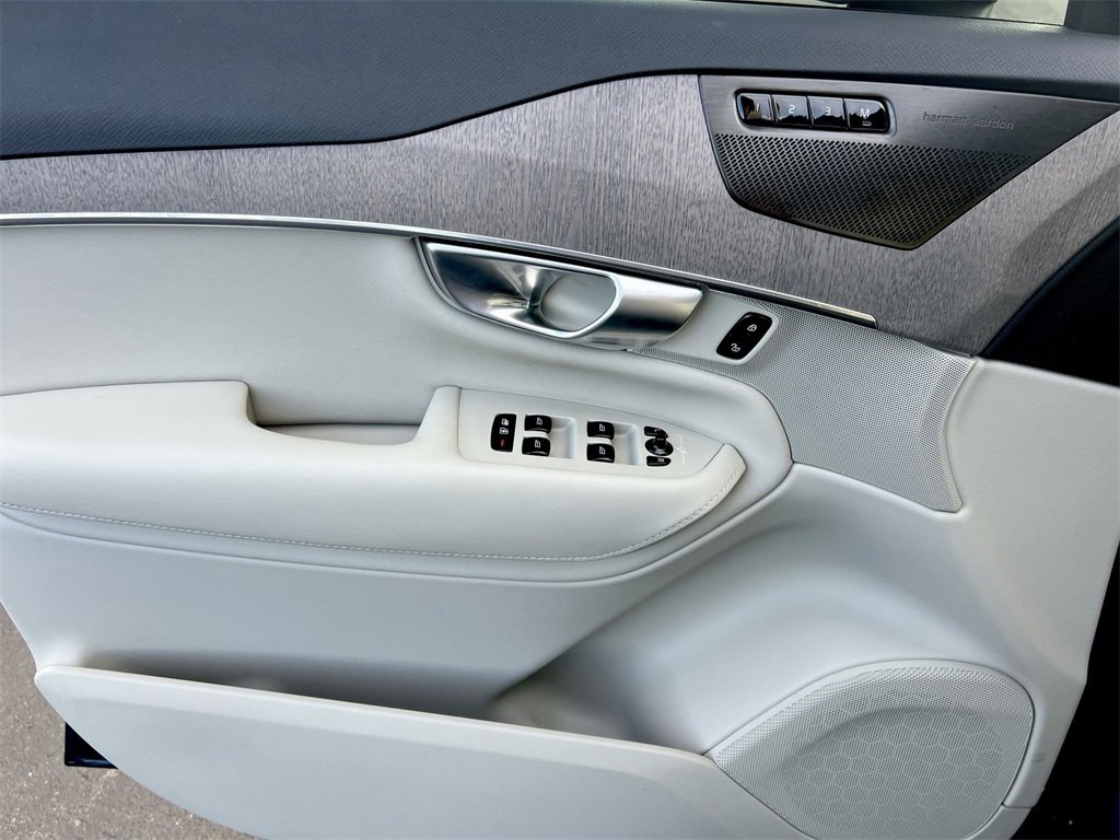 Used 2024 Volvo XC90 B6 Plus w/ Protection Package Premier image 19