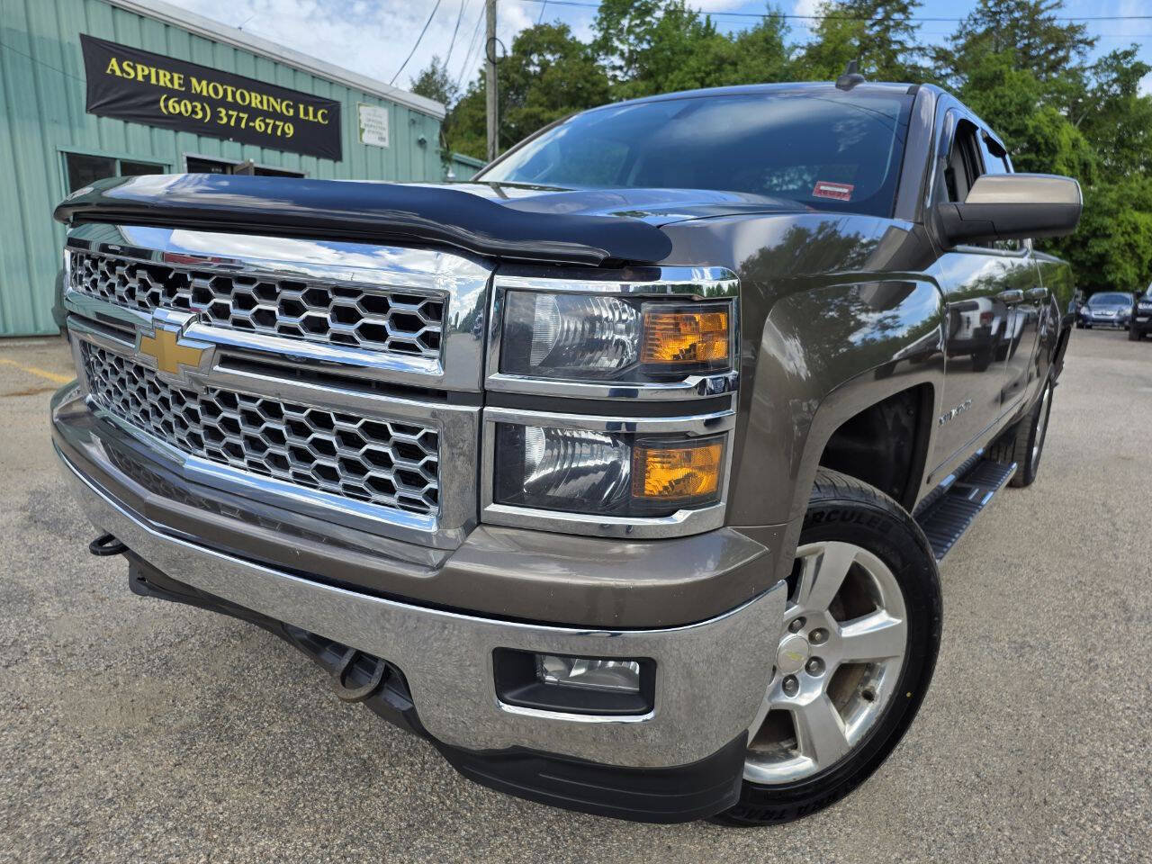 Used 2015 Chevrolet Silverado 1500 LT w/ LT Convenience Package AWD/4WD image 2