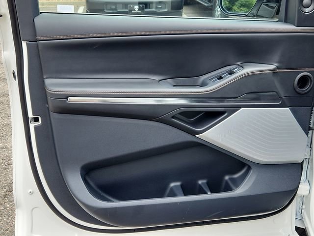 New 2025 Lincoln Navigator Black Label image 9