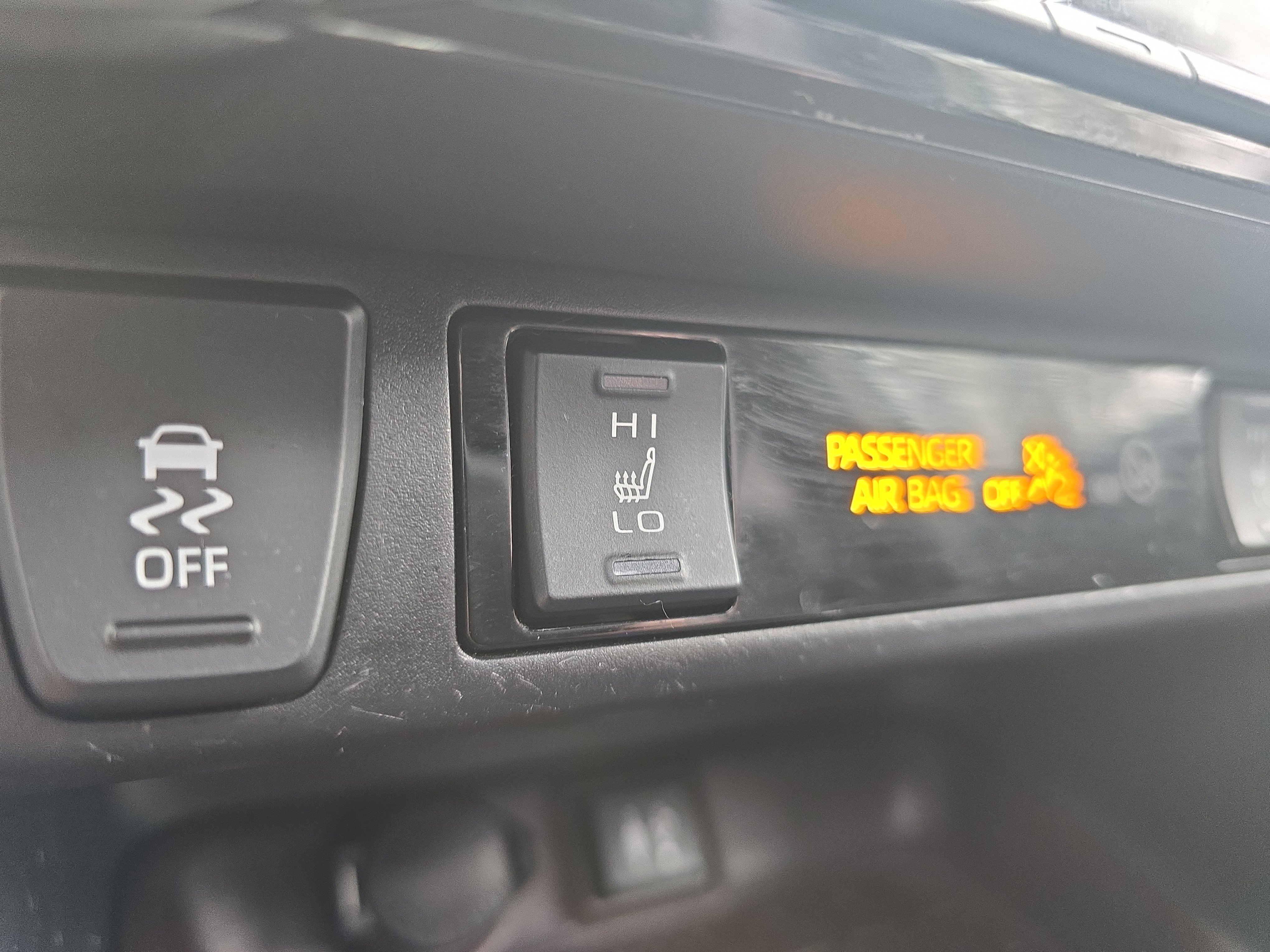 Used 2019 Toyota RAV4 Limited w/ All Weather Liner Package image 28