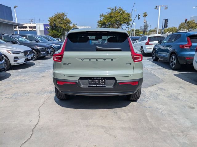 Used 2025 Volvo XC40 B5 Ultra w/ Climate Package AWD/4WD image 4