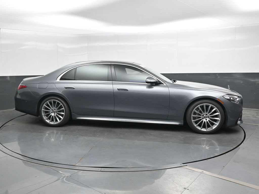 Used 2023 Mercedes-Benz S 580 4MATIC Sedan image 3