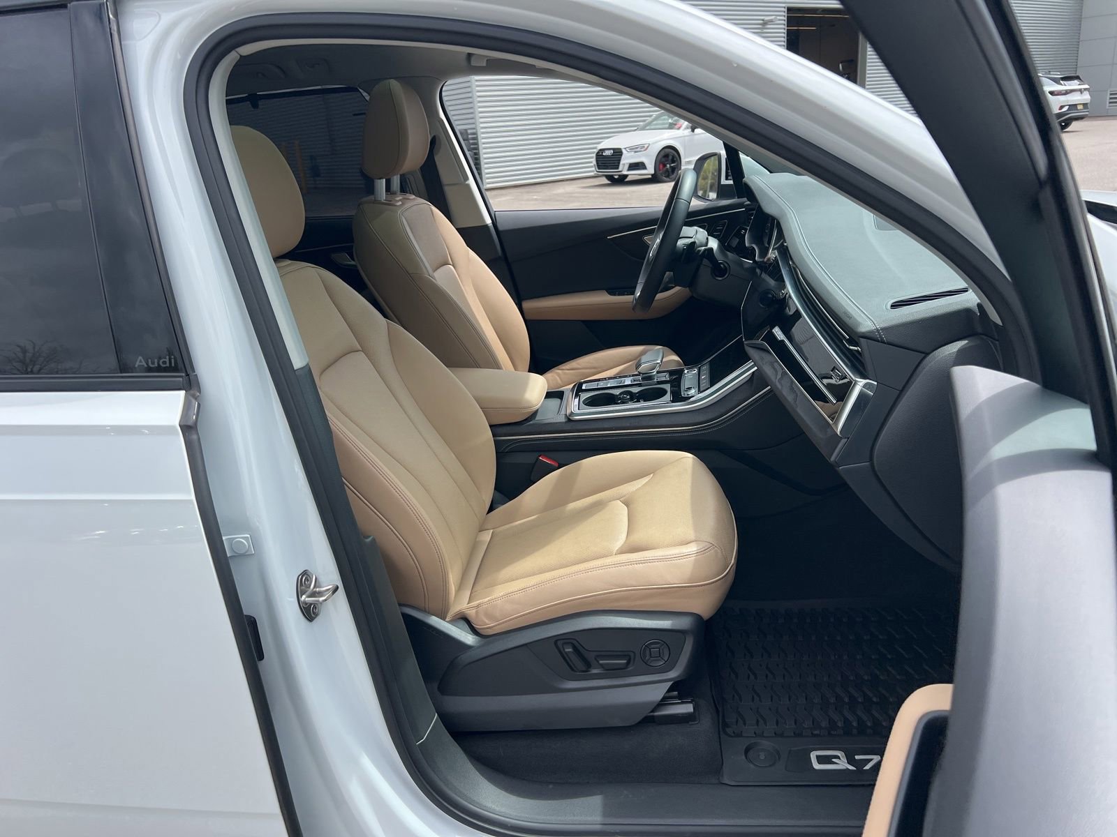 Used 2025 Audi Q7 3.0T Premium Plus w/ Premium Plus Package image 36