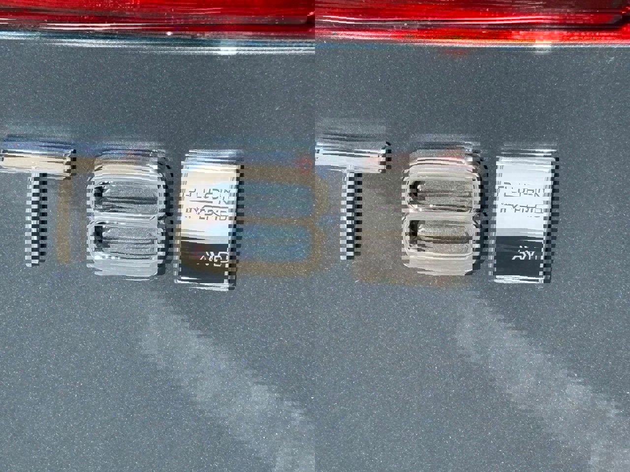 New 2026 Volvo XC60 T8 Plus w/ Protection Package Premier image 7