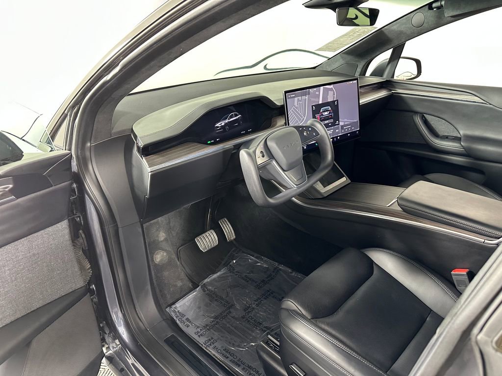 Used 2023 Tesla Model X image 19