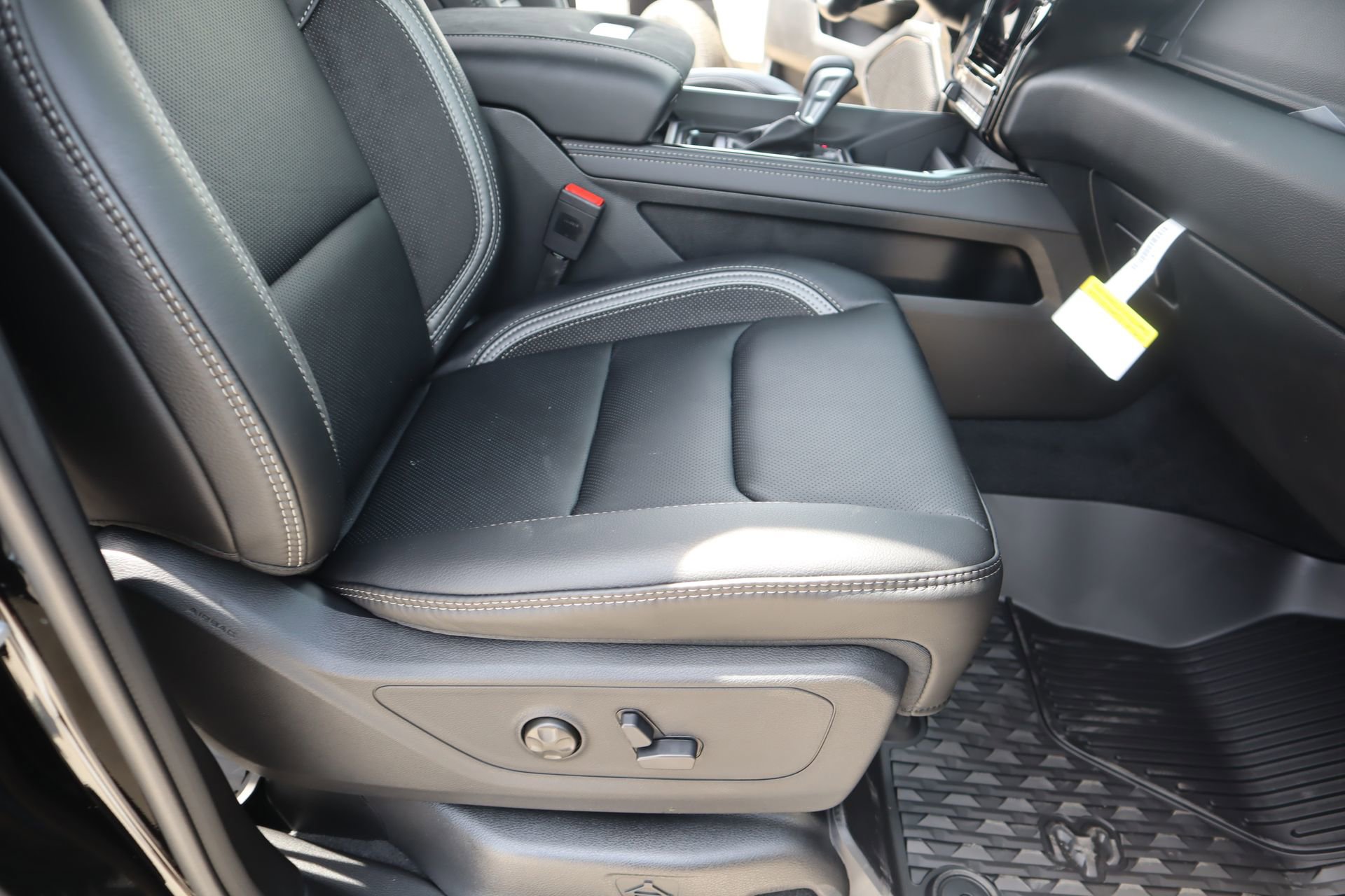 New 2026 RAM 1500 RHO AWD/4WD image 15