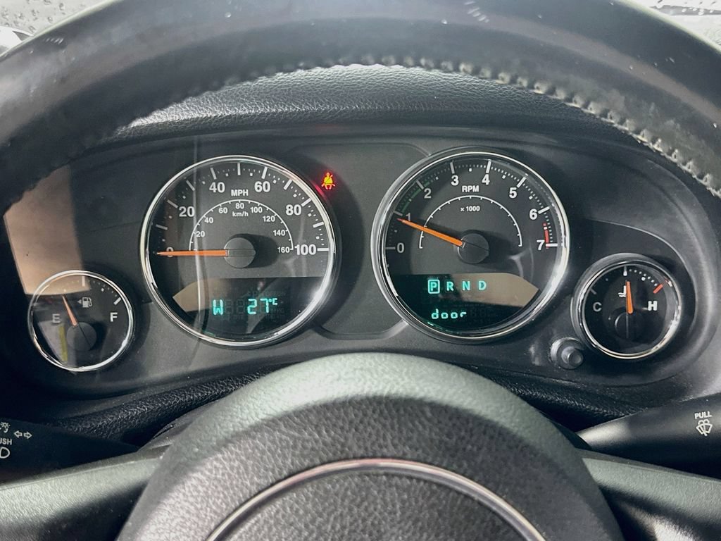 Used 2015 Jeep Wrangler Unlimited Rubicon AWD/4WD image 25