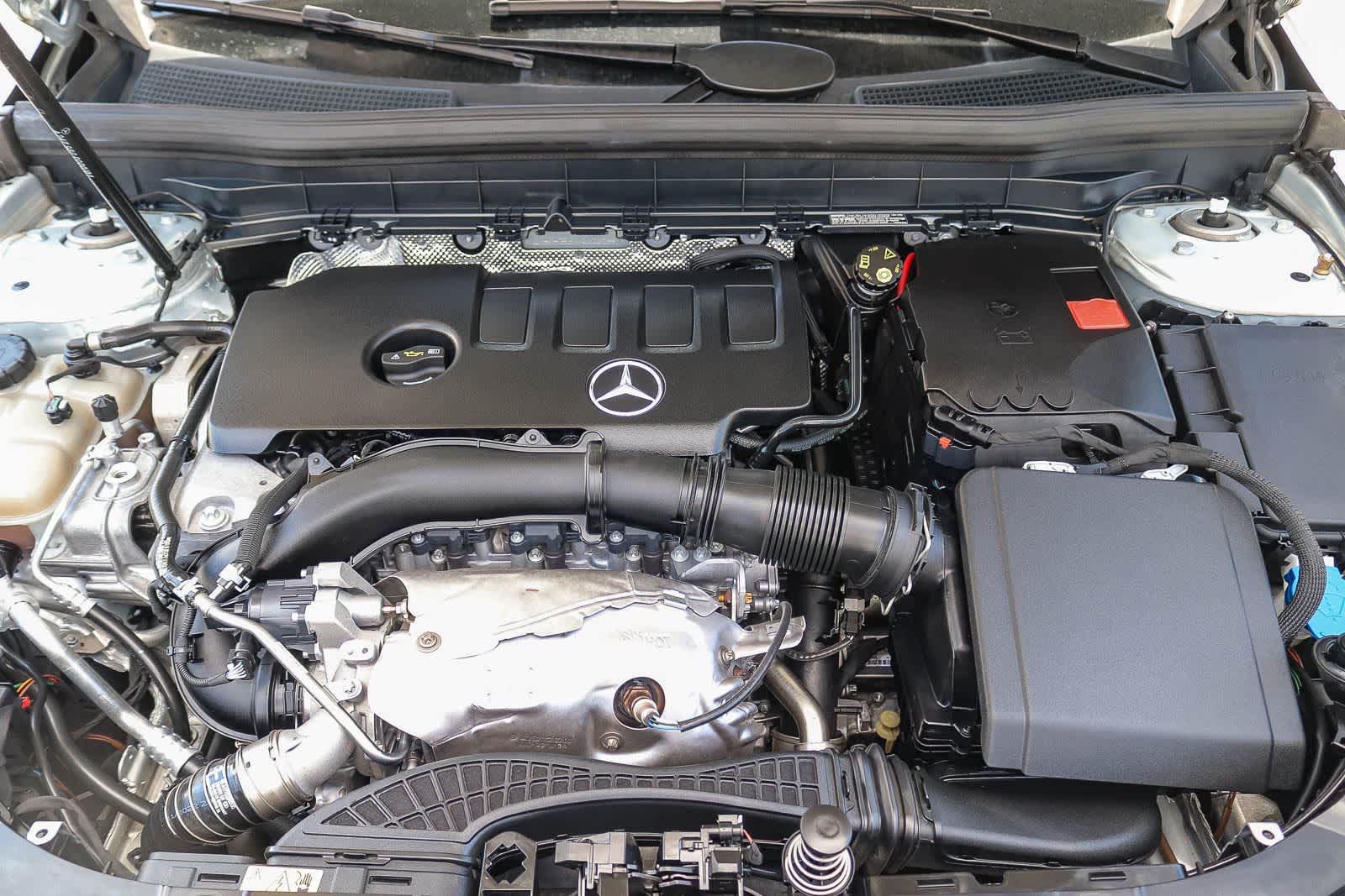 Used 2023 Mercedes-Benz GLB 250 image 28