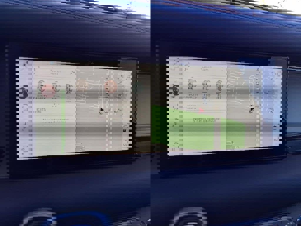 Used 2021 Land Rover Defender 90 First Edition image 3