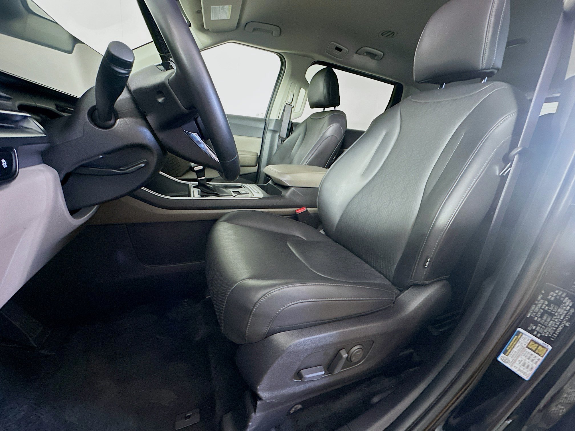 Used 2026 Kia Carnival FWD image 13