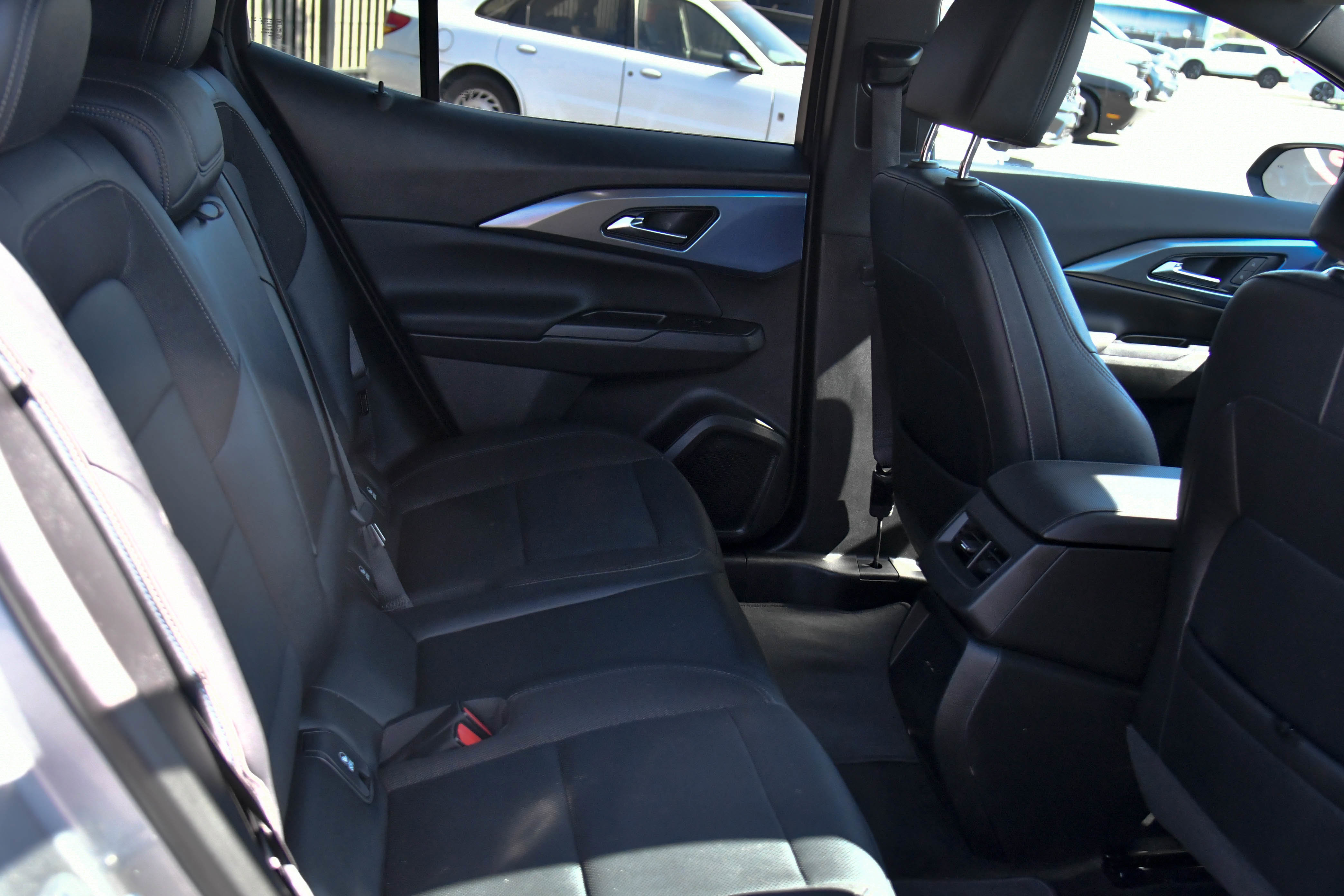 Used 2025 Chevrolet Equinox EV LT w/ Convenience Package FWD image 51