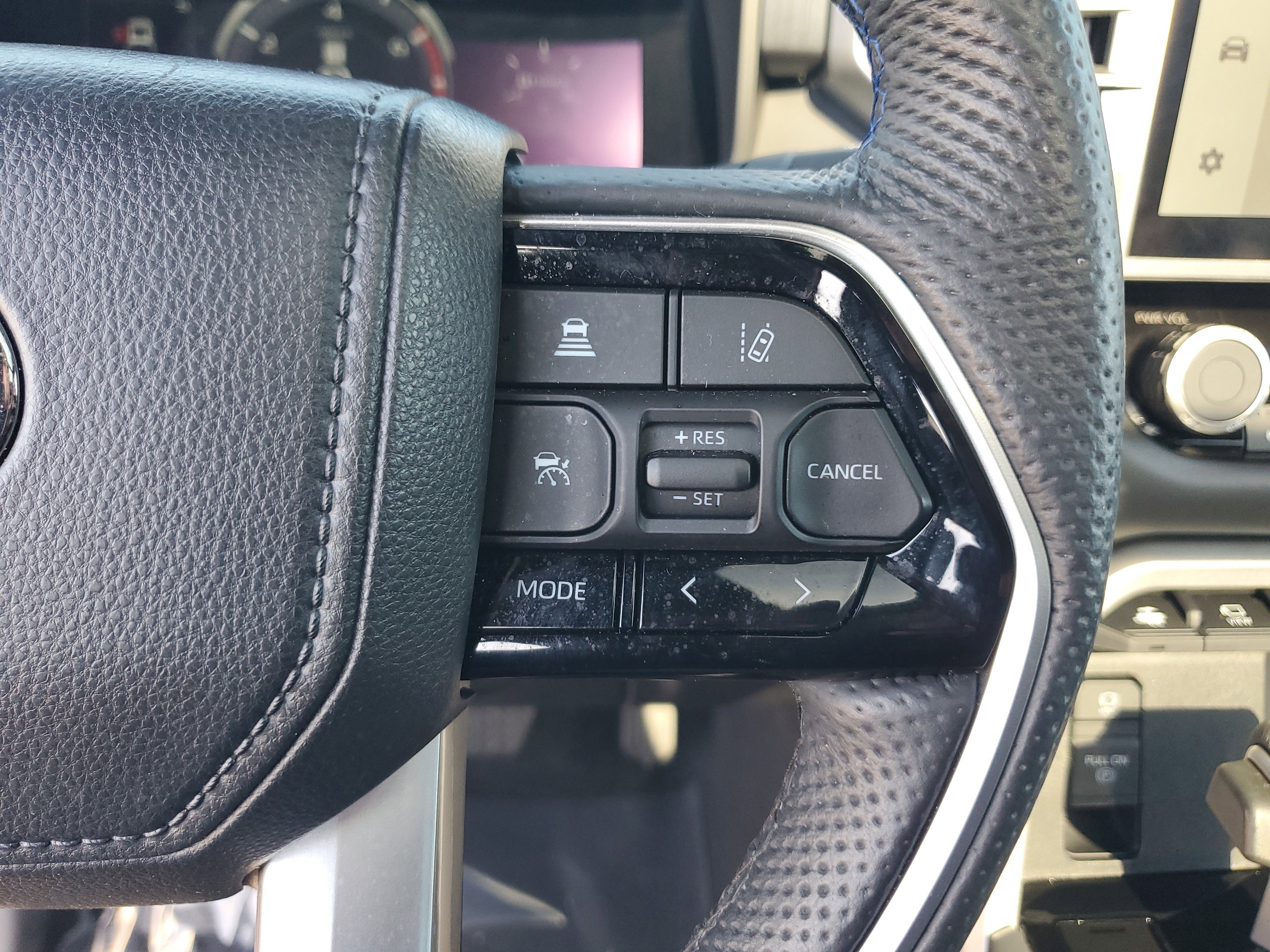 Used 2025 Toyota Tundra Platinum AWD/4WD image 27